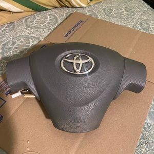 2009-2013 Toyota Corolla/matrix driver’s side steering wheel airbag with wings